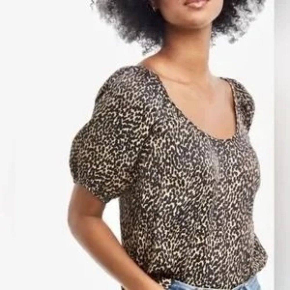 Able Vera Satin Puff Sleeve Top (size S) Animal Print‎